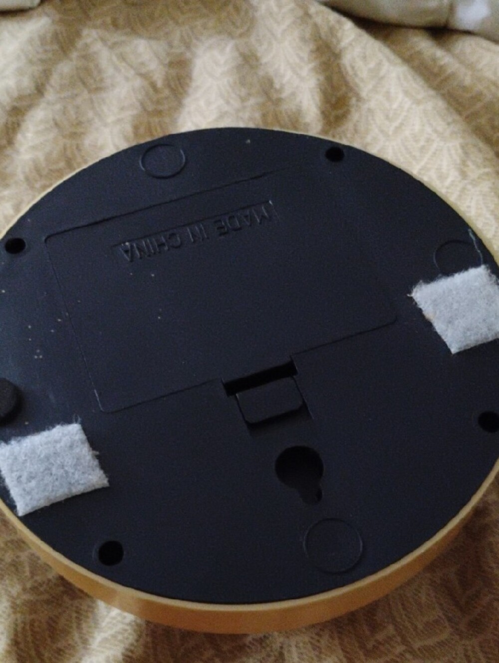 Compact Wireless Touch Battery Operated Light - Picture 2 of 4